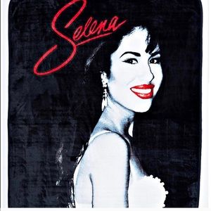 Selena Plush Throw Blanket